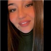 Soy una chica agradable a la que le encanta trabajar con niños en edad de etapa escolar. 
Tengo conocimientos en animales, y asignaturas troncales como Lengua y Conocimiento del medio.